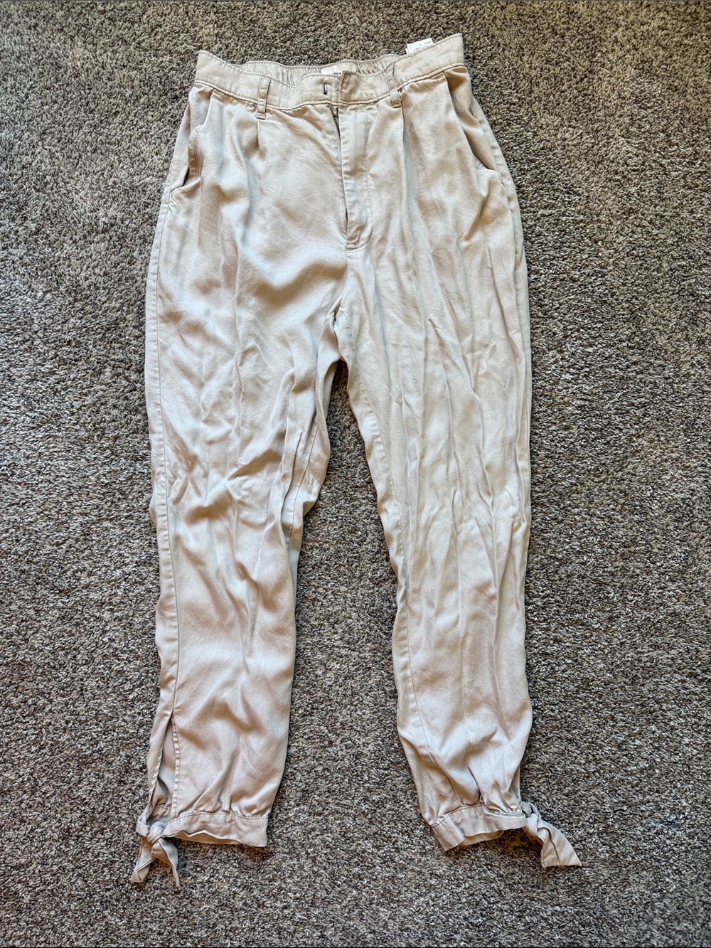 Abercrombie and Fitch Women’s Lightweight Beige Tie-Hem Pants